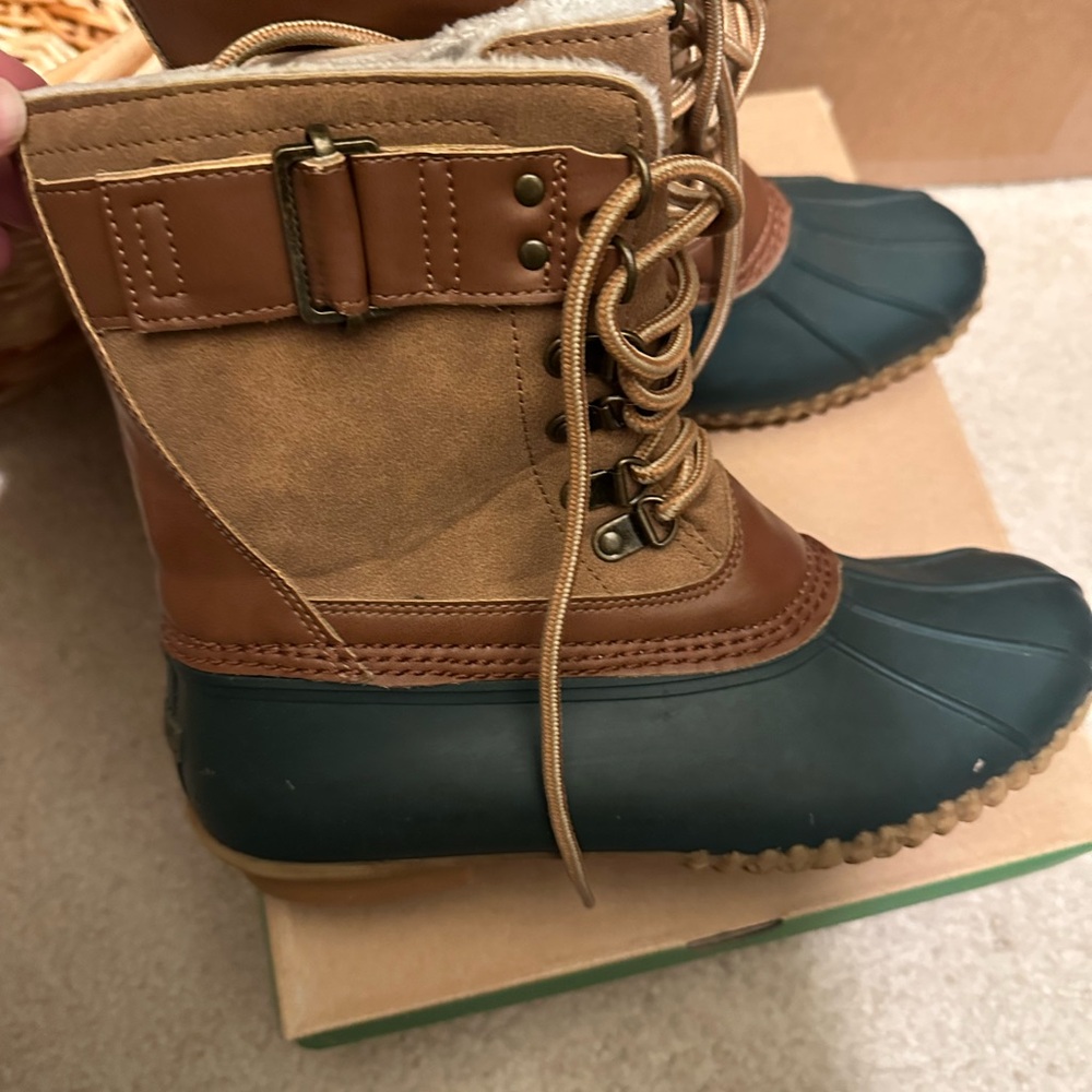JBU Tan and Hunter Green Rain Boots